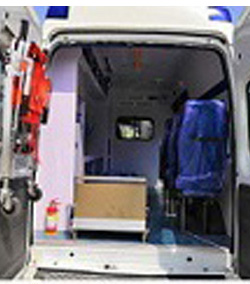 程力威牌CLW5043XJHJ6型救護(hù)車(chē)
